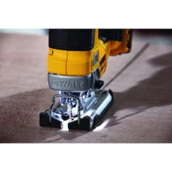 Dewalt 20-V Max Compact Cordless Jigsaw - Brushless Motor - Keyless Shoe - LED Light - Bare Tool (battery Not Included)